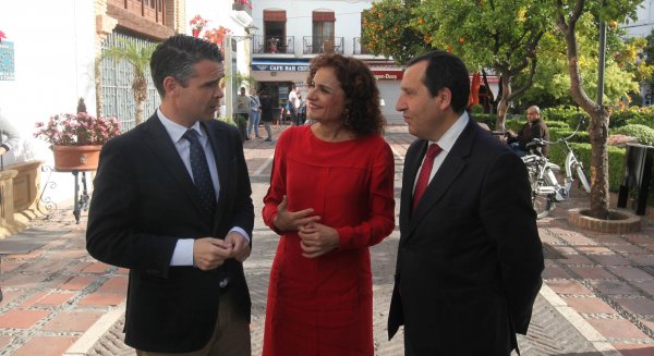 Bernal y la consejera de Hacienda reunidos para perfilar la devolución del pago del anticipo reintegrable