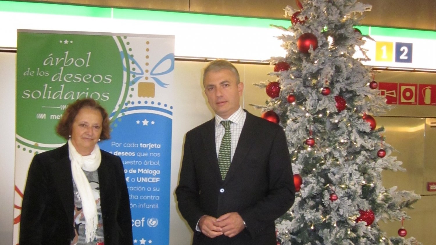 Metro de Málaga donará tres euros a UNICEF por cada deseo que dejen los usuarios en el árbol solidario