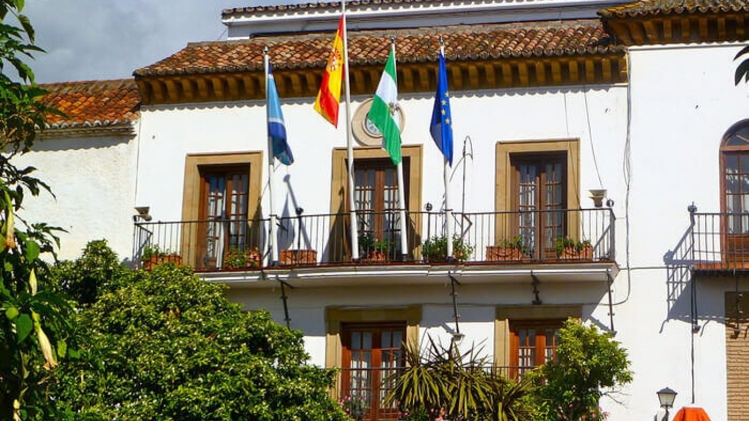 Marbella organiza visitas guiadas por la casa consistorial con motivo de la Semana Europea de la Democracia Local