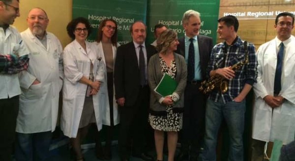 Extirpan un tumor cerebral a un paciente despierto por primera vez en Europa