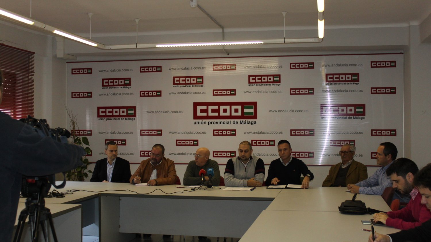 Las gasolineras desatendidas cuestan 80 empleos en Málaga