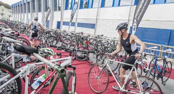 La XVIII edición del Triatlón Indoor 'Ciudad de Torremolinos' cierra con récord de participantes