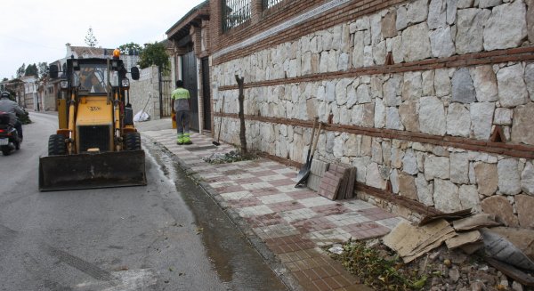 Mijas remodela las aceras de el Lagarejo y el Coto para hacerlas más transitables