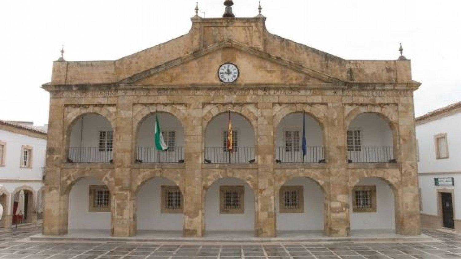 CCOO denuncia que el Ayuntamiento de Cortes de la Frontera no paga a sus trabajadores