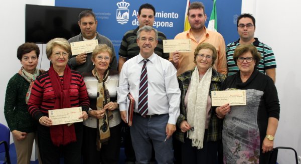 Estepona y Cruz Roja renuevan el convenio de servicio de transporte adaptado a personas con discapacidad