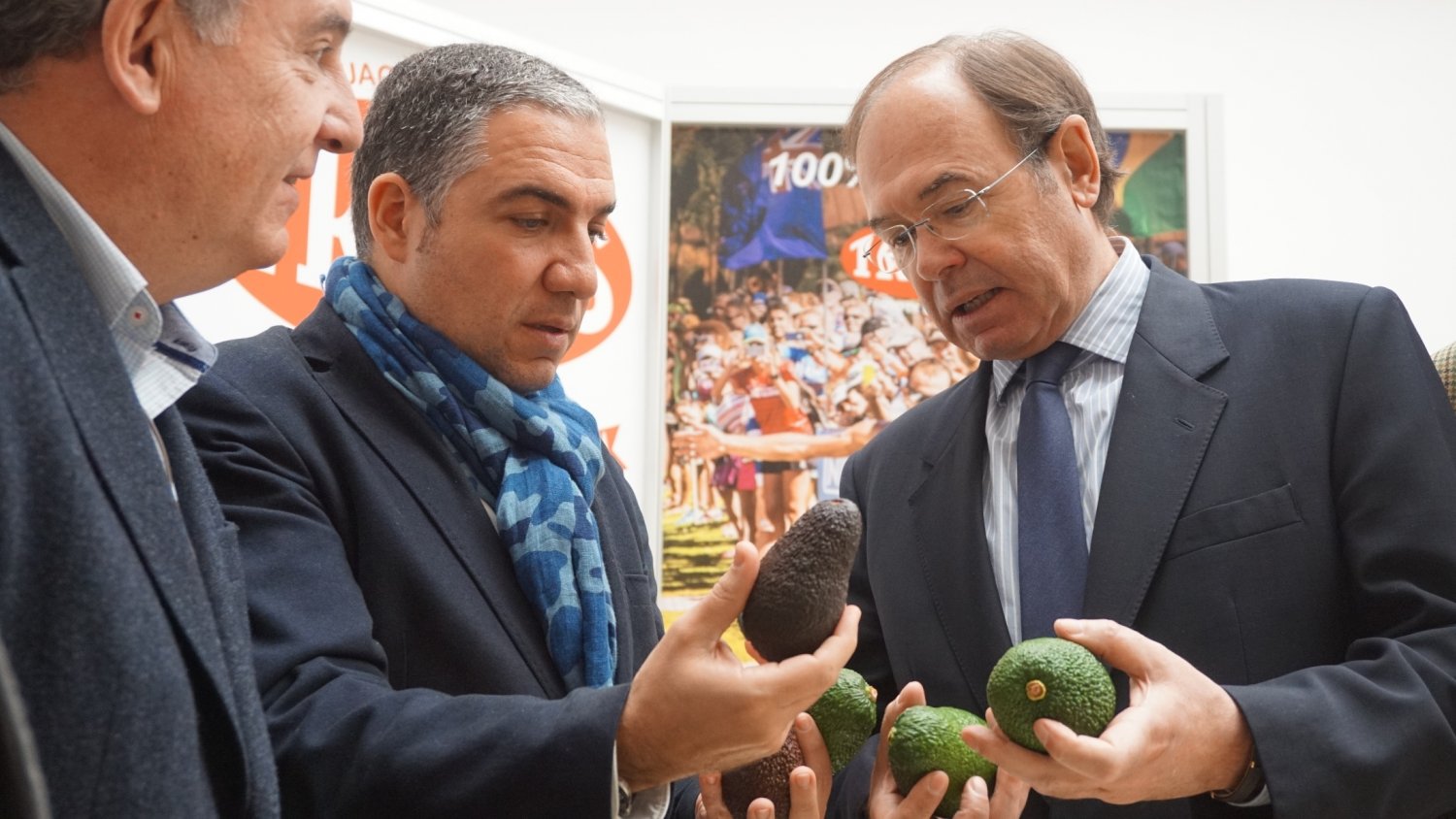 Bendodo anuncia una inversión de 20 millones para conectar por tubería la costa occidental y la Axarquía
