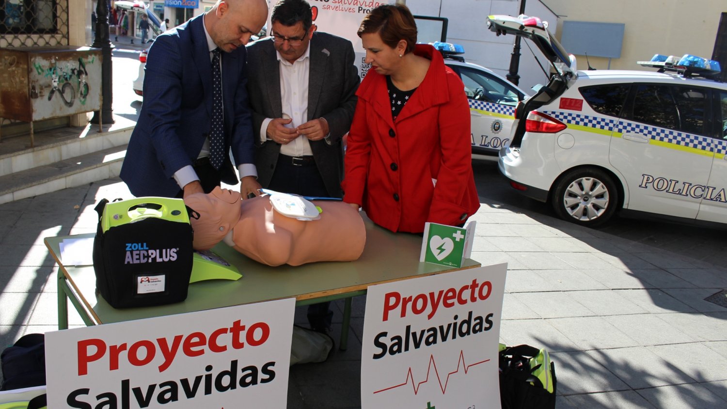 Vélez-Málaga cuenta con cinco desfibriladores móviles en vehículos de la Policía Local y Protección Civil