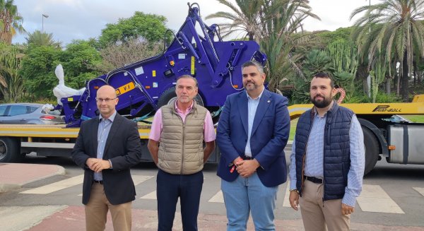 La Mancomunidad entrega a Mijas  una cribadora para las playas