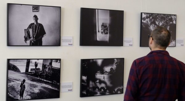 El Mercado de la Merced acoge la muestra 'La mirada sobre Senegal' del Premio Pulitzer Manu Brabo