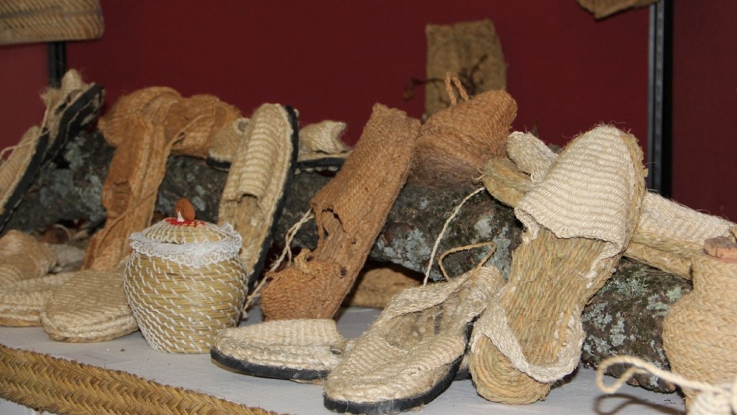 La Diputación acoge la nueva exposición del artesano local Ángel Granados