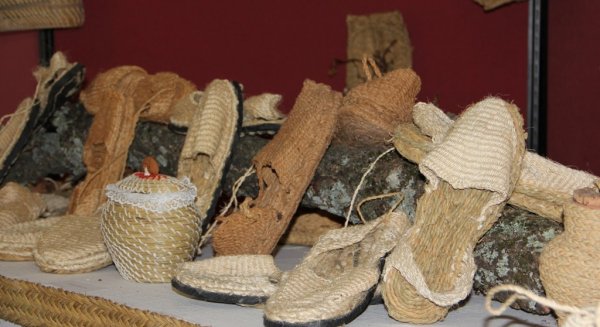 La Diputación acoge la nueva exposición del artesano local Ángel Granados