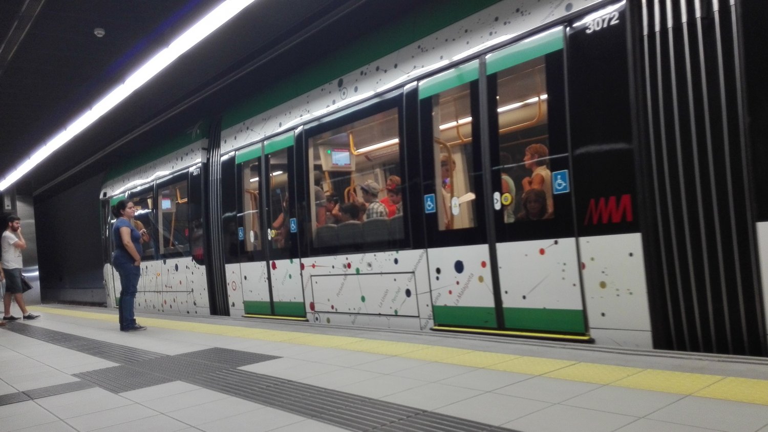El metro apoya la labor de Unicef contra la desnutrición infantil y exhibe la campaña 'Ahora no podemos parar'