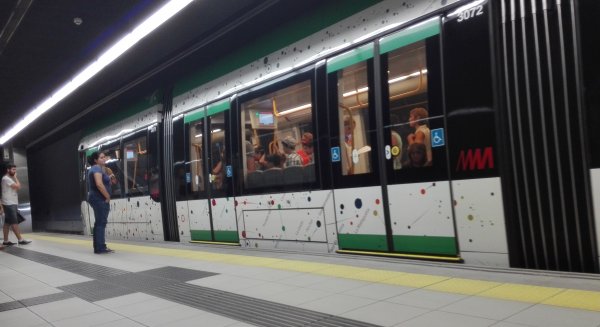 El metro apoya la labor de Unicef contra la desnutrición infantil y exhibe la campaña 'Ahora no podemos parar'