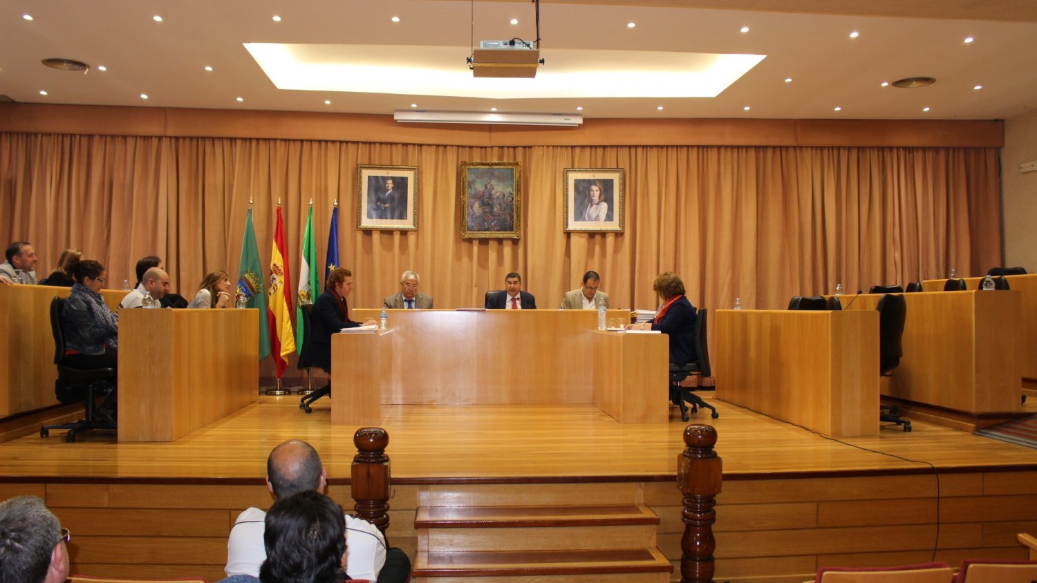 El Ayuntamiento de Vélez aprueba la declaración de viabilidad para permitir la constitución de la ELA en Torre del Mar