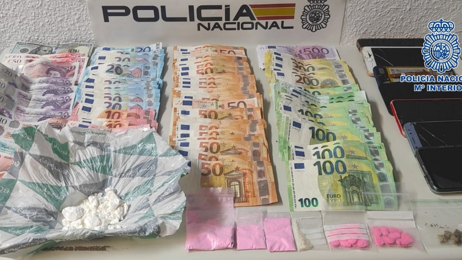 Detenidos dos hombres en el parking de una discoteca de Marbella por por tráfico de drogas