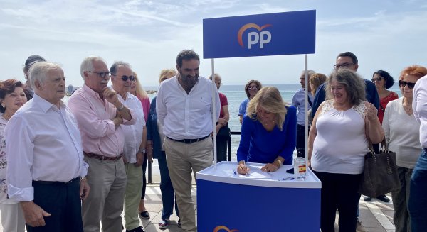 Ángeles Muñoz presenta la campaña ‘Espigones Ya!’ para pedir la estabilización de las playas al Gobierno de España