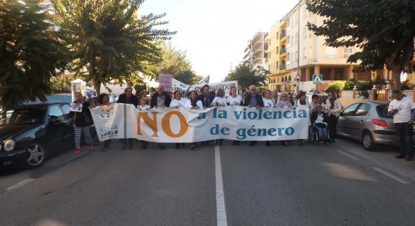 Unas 1.000 personas participan en Rincón en la marcha pacífica por la erradicación de la Violencia de Género