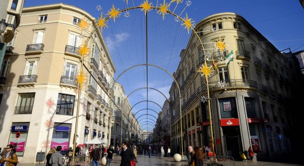 El cielo, las estrellas y la luna iluminarán las zonas emblemáticas de Málaga en Navidad