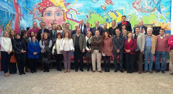 Artistas locales ceden sus obras al Centro de Educación Permanente de Vélez-Málaga, que celebra su 40 aniversario