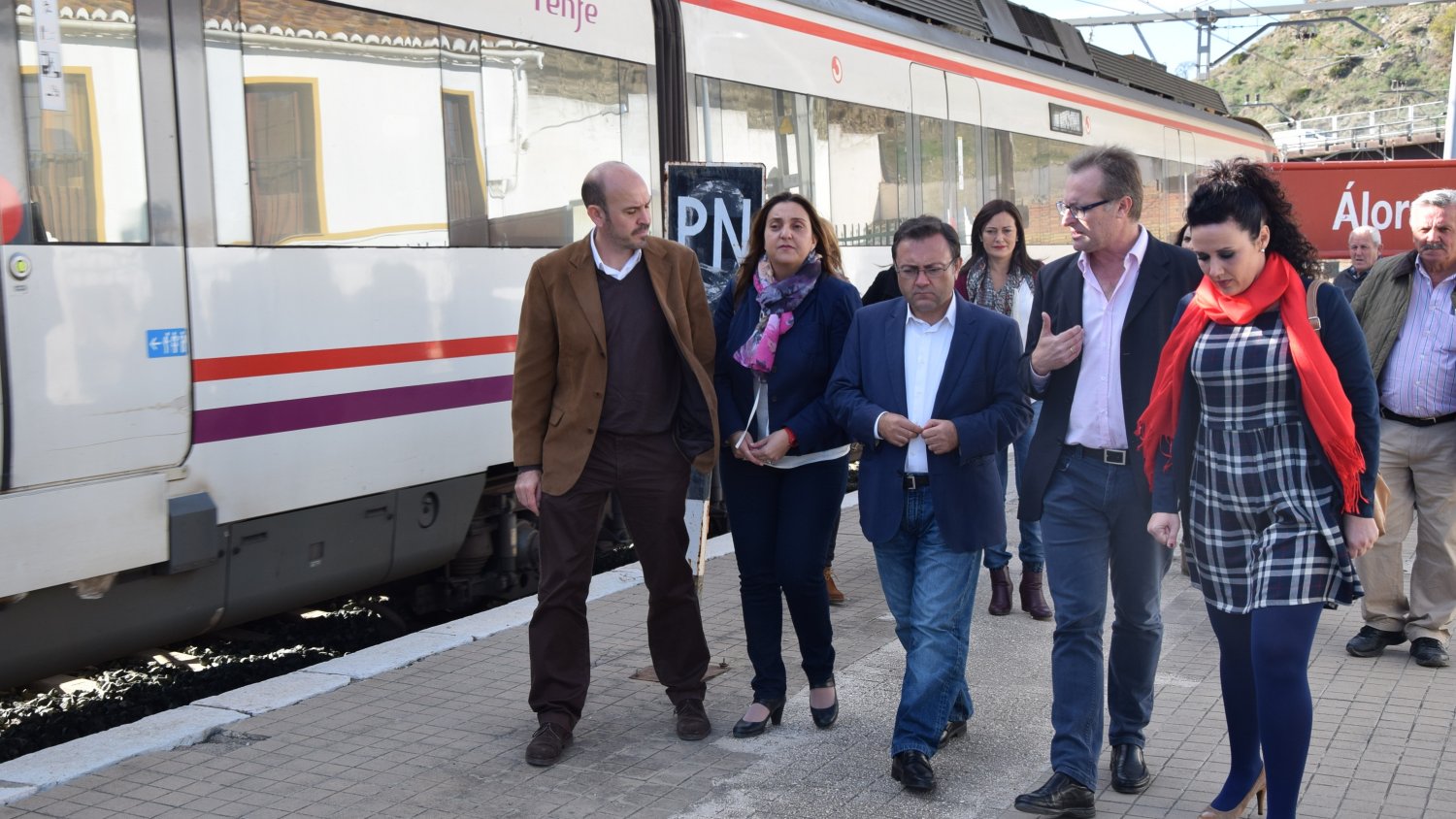 PSOE se compromete a mejorar las comunicaciones ferroviarias con El Chorro y el Caminito del Rey