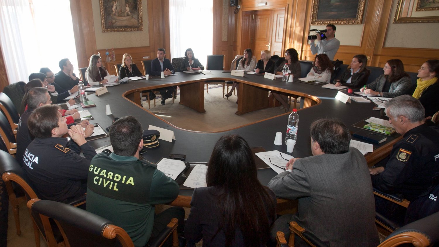 Marbella pone en marcha una mesa de trabajo para avanzar en la lucha contra los malos tratos