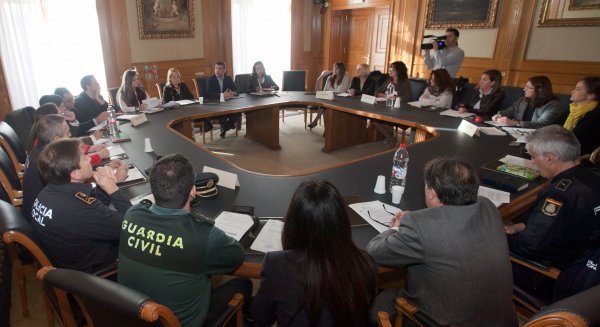 Marbella pone en marcha una mesa de trabajo para avanzar en la lucha contra los malos tratos
