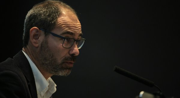 Montero defiende que Podemos trata de 