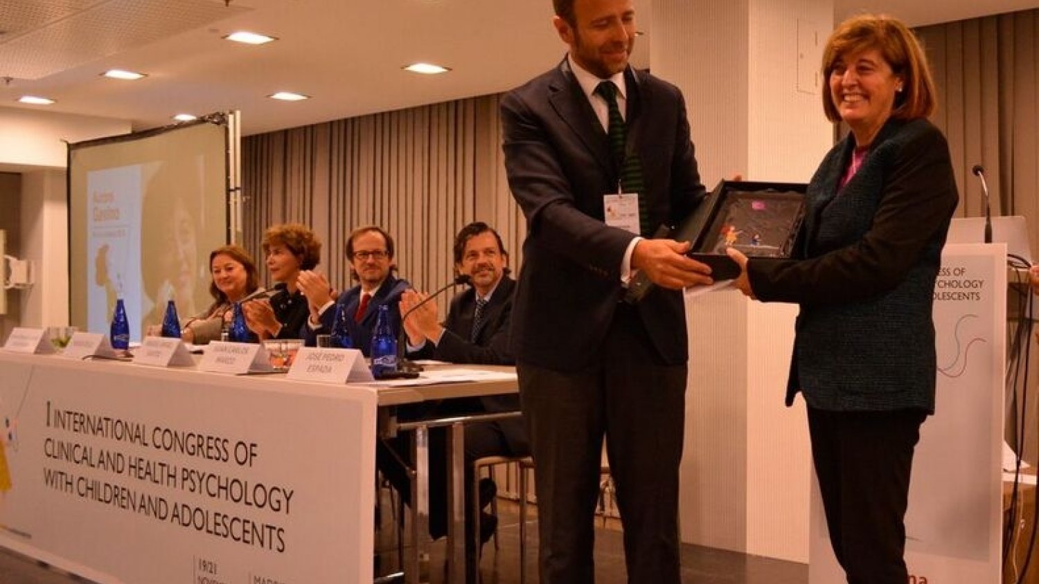 La catedrática de Psicología de la UMA Aurora Gavino recibe el 'Premio AITANA'