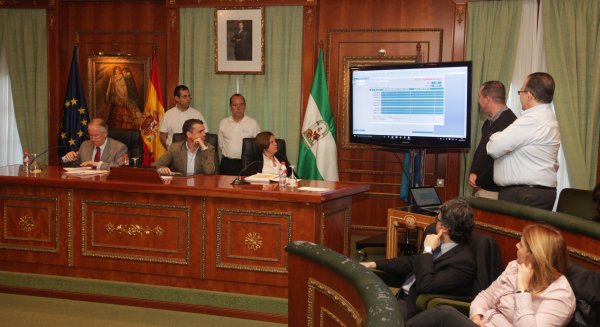 El Pleno de Marbella elige a los 1.116 miembros de las 124 mesas para las elecciones generales