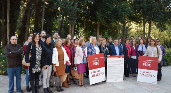 El PSOE se manifiesta en toda la provincia contra la violencia de género y critica 