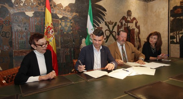 El Ayuntamiento de Marbella refrenda su apoyo a la Asociación Crece con la firma de un convenio por un importe de 10.000 euros