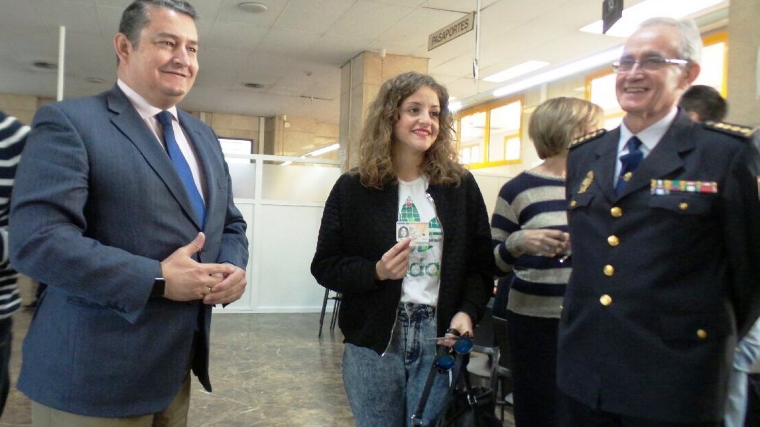 Sanz destaca que el DNI 3.0 refuerza la seguridad documental de los ciudadanos y agiliza las gestiones