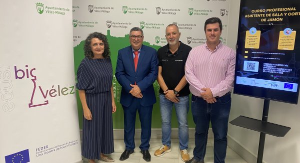 Vélez-Málaga ofrece formación gratuita relacionada con el pilotaje de drones y la restauración
