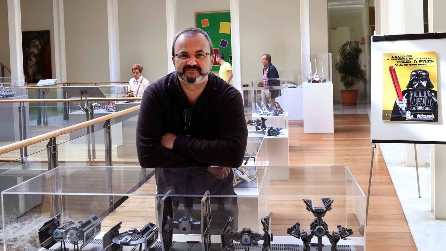 El Rectorado acoge una exposición de 36 maquetas de naves espaciales realizadas con piezas de Lego