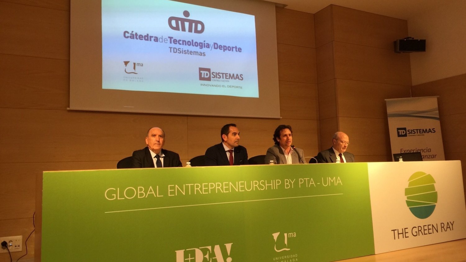 La Junta apuesta por aplicar iniciativas de I+D+i al deporte, como sector generador de riqueza y bienestar social