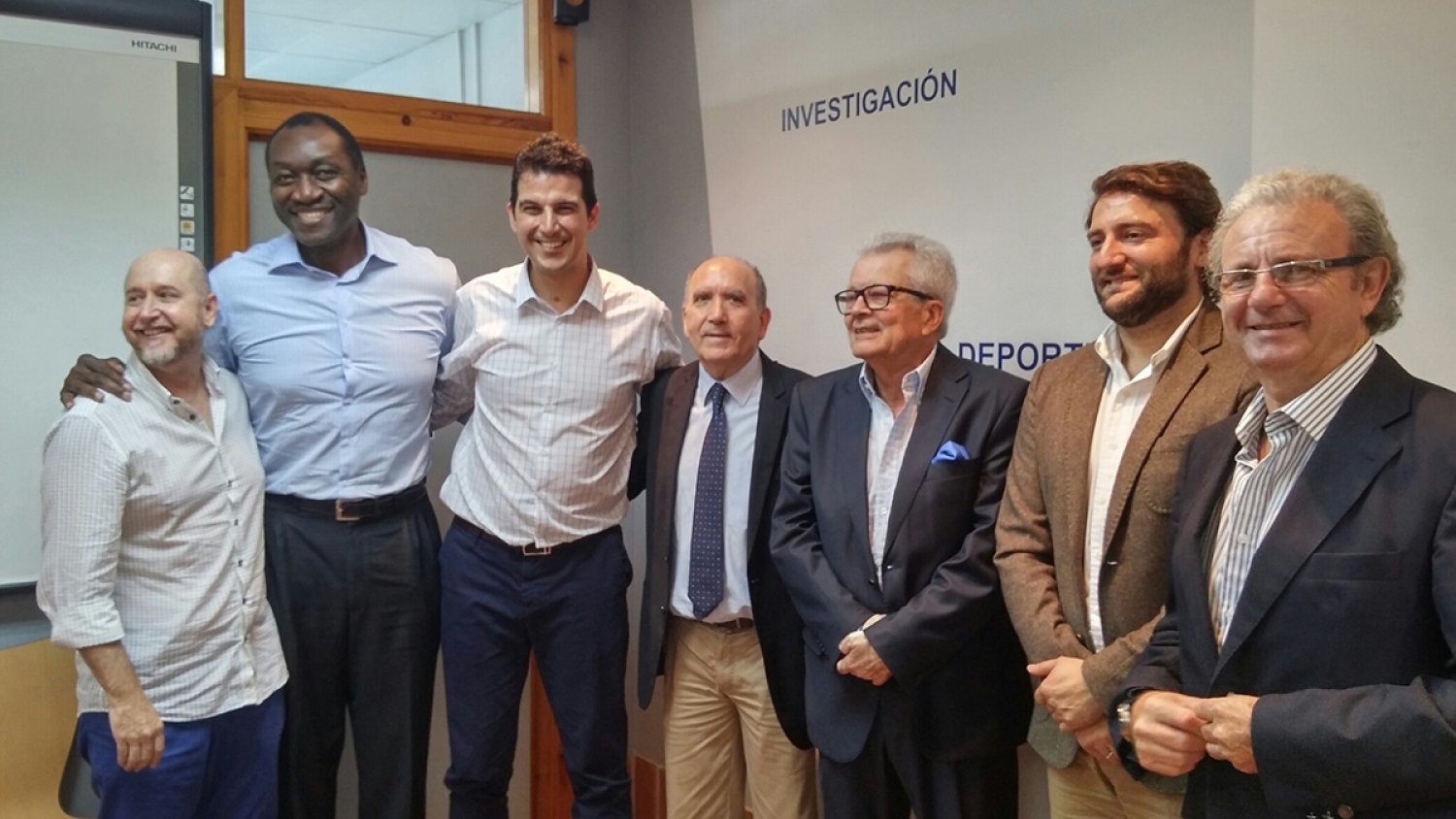 El complejo deportivo de la UMA acoge la presentación de 'Óscar Lisbona, un ejemplo de superación'