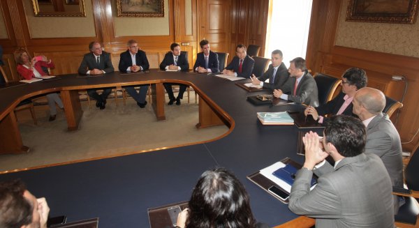 Marbella y Junta constituyen una comisión de seguimiento y trabajan en una normativa transitoria para garantizar la seguridad jurídica