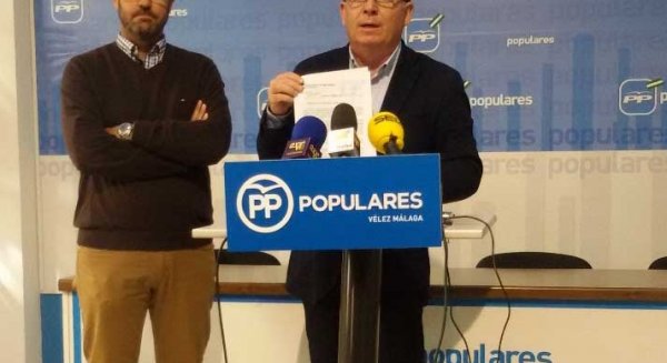 El PP de Vélez-Málaga critica que el equipo de gobierno retire una acusación 