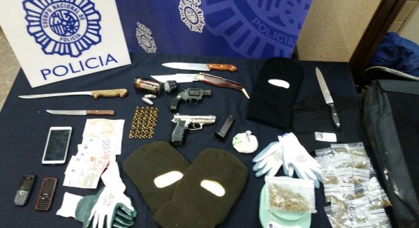 Detienen a ocho personas y esclarecen cuatro atracos en Málaga