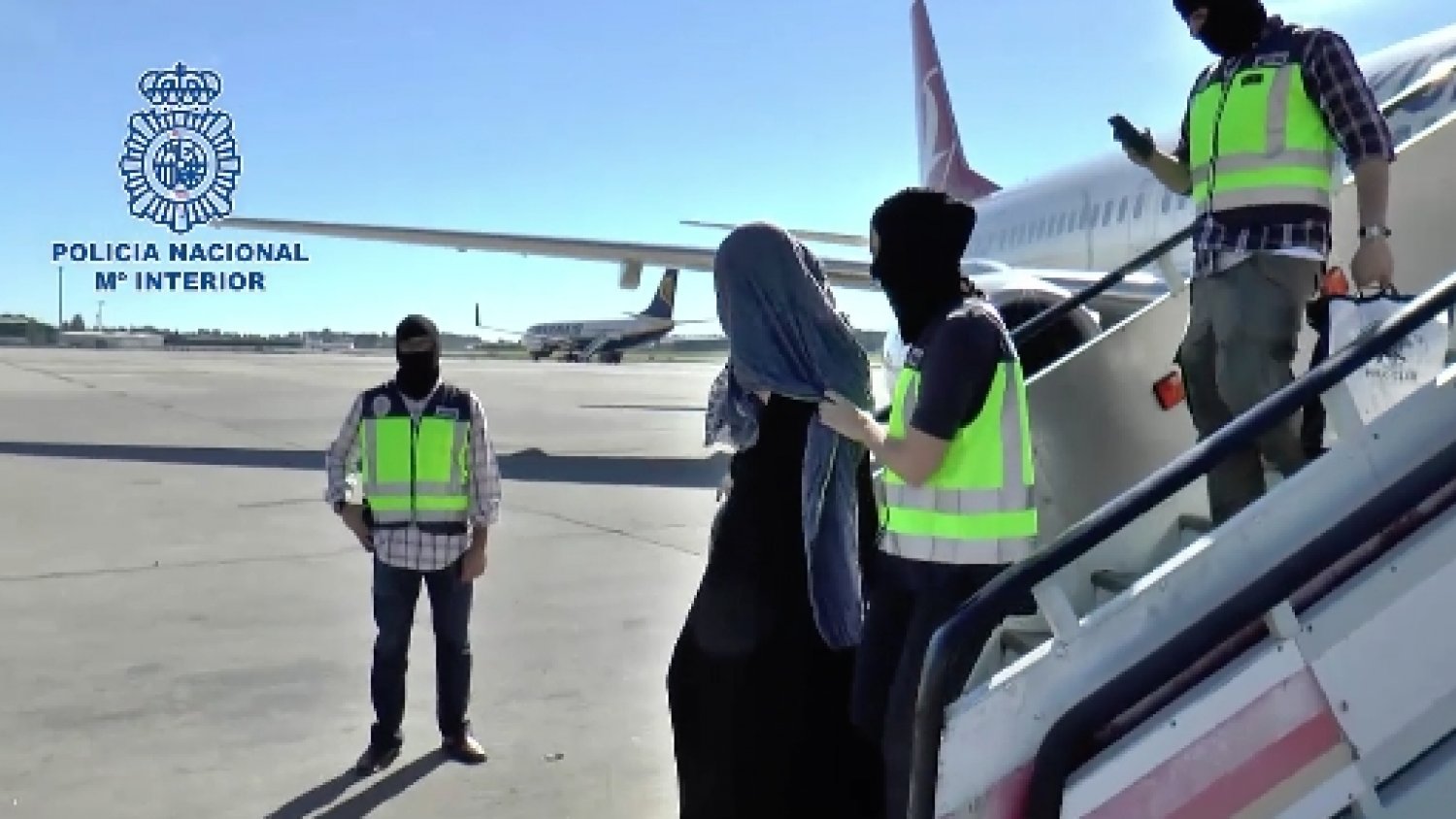 Detenida en el aeropuerto de Málaga una mujer por su presunta vinculación con DAESH