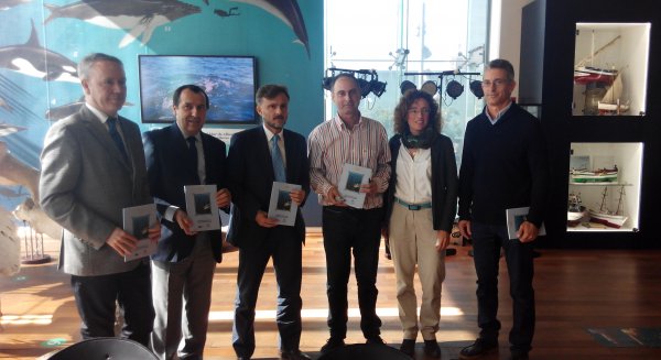 La guía de 'Conversación de entornos literales' recoge el trabajo del voluntariado ambiental andaluz