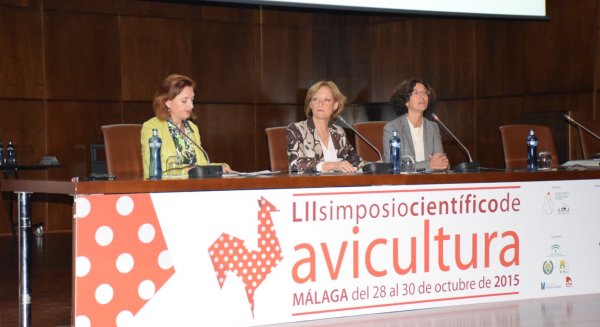 Ortiz destaca el potencial del sector avícola andaluz, que factura más de 200 millones al año