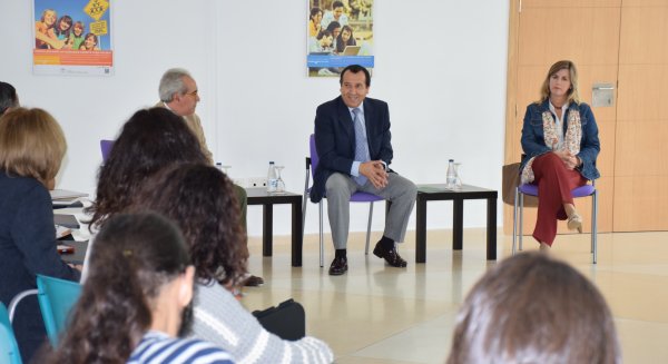 La Junta y entidades se reúnen para potenciar el trabajo en red y la formación en materia de inmigración