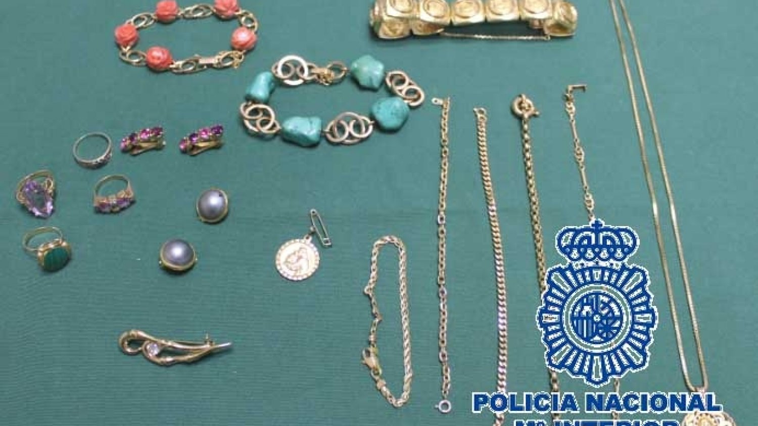 Detienen a una mujer por robar más de 5.000 euros en joyas en la casa donde trabajaba como empleada