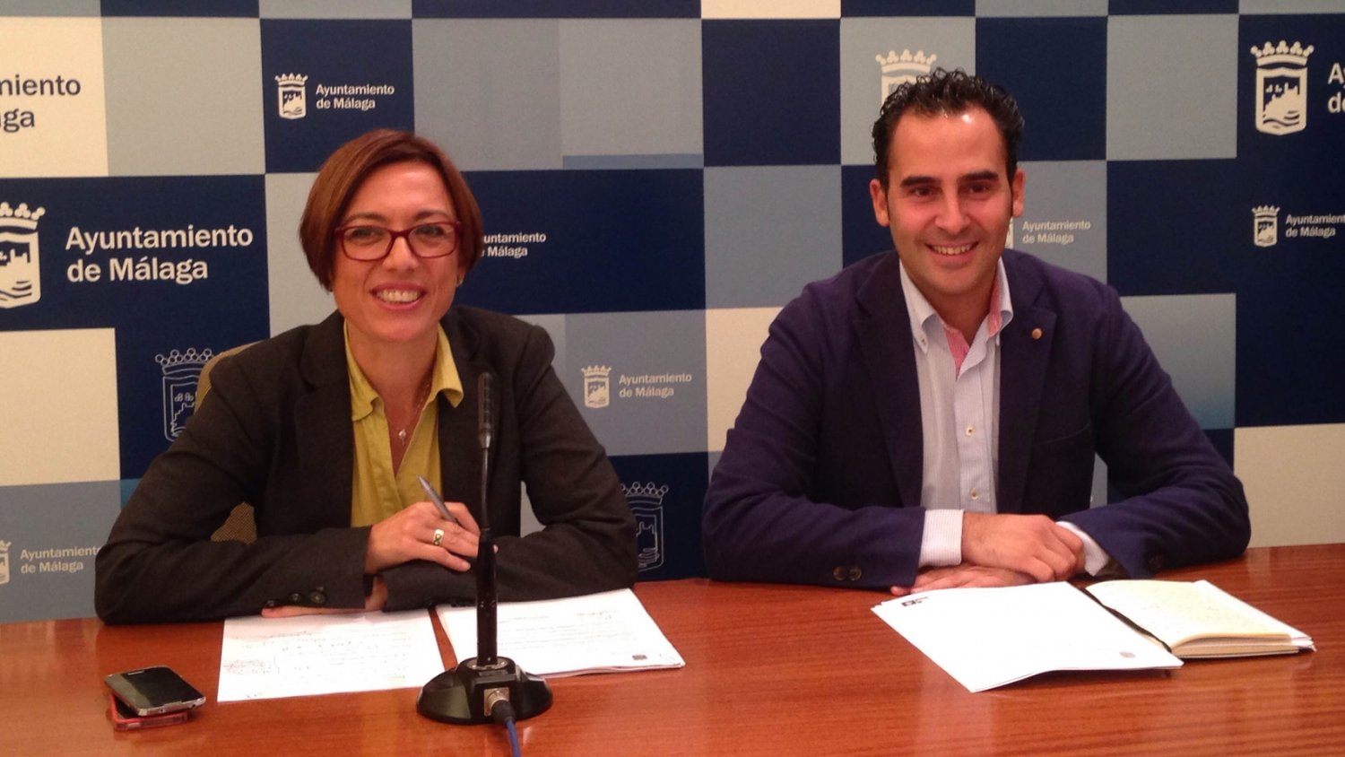 Gámez (PSOE) apuesta por mantener el Instituto Municipal del Libro y exige mejoras en las condiciones laborales de los empleados