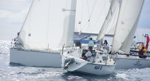 Los cruceros Vikingo y Ajú ganan la octava prueba del Trofeo Bahía de Málaga