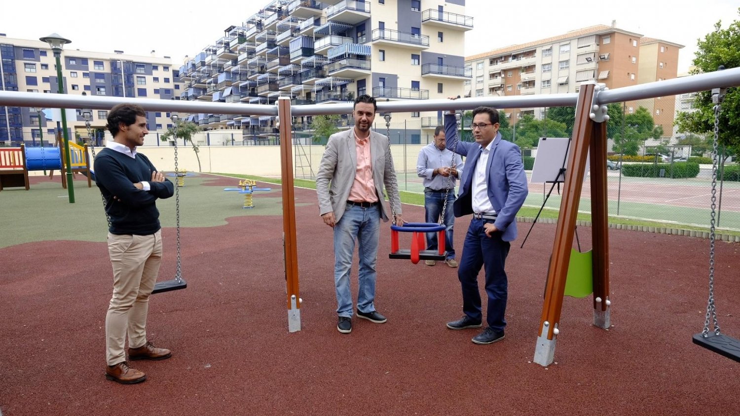 El Ayuntamiento invertirá más de 830.000 euros en remodelar y mejorar 26 parques infantiles