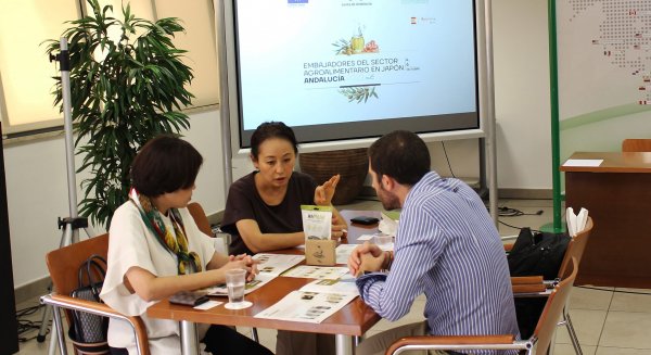 Extenda organiza un encuentro entre compradores japoneses, a través de la ‘embajadora del agro andaluz en Japón’