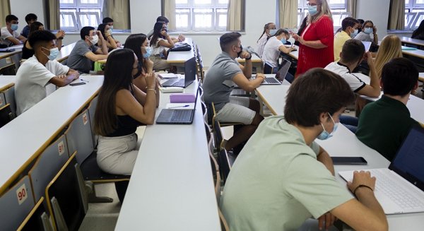 La Junta concede 437.000 euros a las academias andaluzas para apoyarlas en su financiación