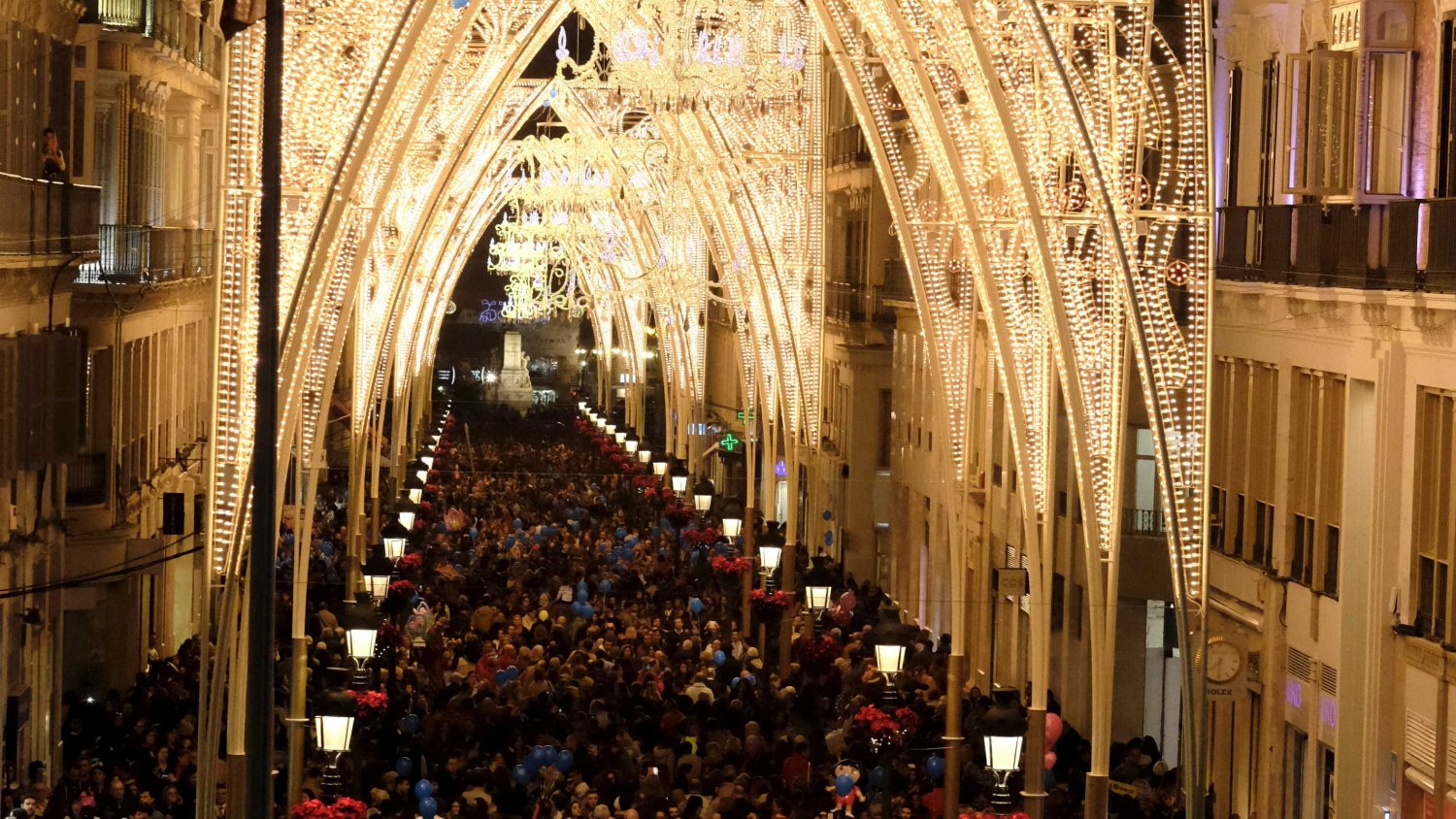 Comienza la instalación del alumbrado de navidad, que se inaugurará a finales de noviembre